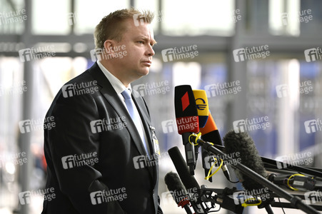 Pressestatement von Antti Kaikkonen im NATO Hauptquartier in Brüssel