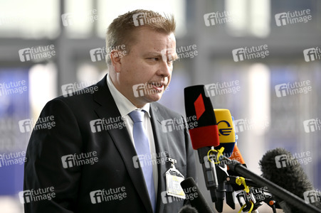 Pressestatement von Antti Kaikkonen im NATO Hauptquartier in Brüssel