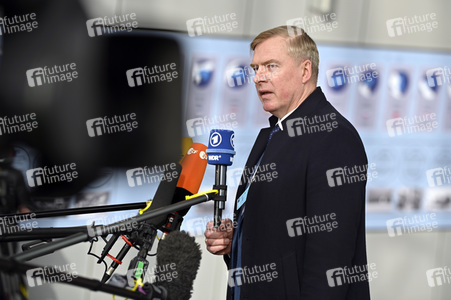 Pressestatement von Kalle Laanet im NATO Hauptquartier in Brüssel