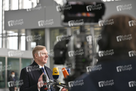 Pressestatement von Kalle Laanet im NATO Hauptquartier in Brüssel