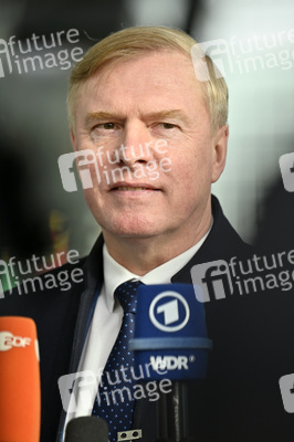 Pressestatement von Kalle Laanet im NATO Hauptquartier in Brüssel
