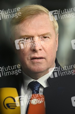 Pressestatement von Kalle Laanet im NATO Hauptquartier in Brüssel