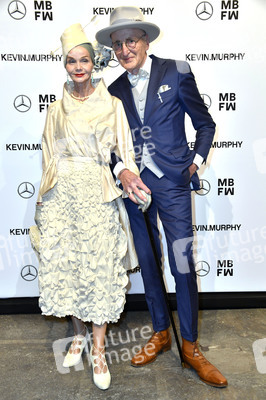 Esther Perbandt Fashion Show auf der Berlin Fashion Week Autumn/Winter 2022
