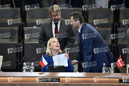 Außerordentliches Treffen der NATO-Verteidigungsminister in Brüssel