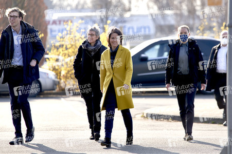 Annalena Baerbock besucht Notunterkünfte für Ukraine-Flüchtlinge in Hannover