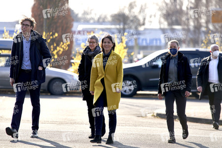 Annalena Baerbock besucht Notunterkünfte für Ukraine-Flüchtlinge in Hannover