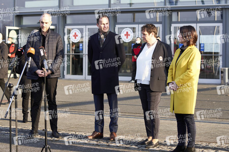 Annalena Baerbock besucht Notunterkünfte für Ukraine-Flüchtlinge in Hannover