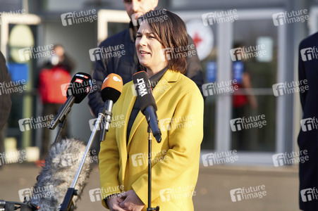 Annalena Baerbock besucht Notunterkünfte für Ukraine-Flüchtlinge in Hannover