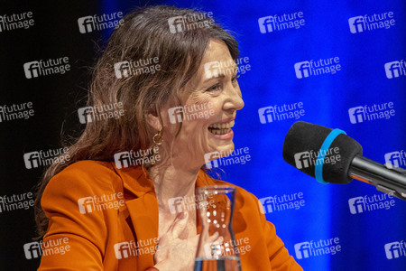Iris Berben und Paul Ingendaay auf der lit.Cologne 2022 in Köln