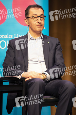 Thomas Hüetlin und Cem Özdemir auf der lit.Cologne 2022 in Köln