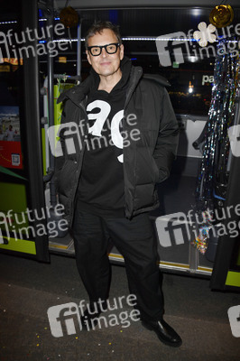 Pre-Party Bustour vor dem Geburtstag von Julian F.M. Stoeckel in Berlin