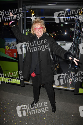 Pre-Party Bustour vor dem Geburtstag von Julian F.M. Stoeckel in Berlin
