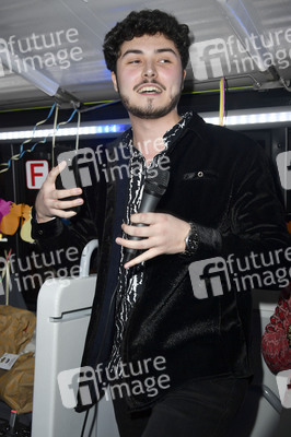 Pre-Party Bustour vor dem Geburtstag von Julian F.M. Stoeckel in Berlin