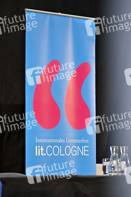 Mariele Millowitsch und Devid Striesow auf der lit.Cologne 2022 in Köln