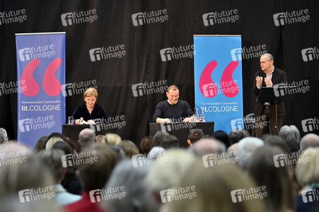 Mariele Millowitsch und Devid Striesow auf der lit.Cologne 2022 in Köln