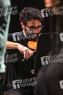 Konzert von Max Herre & Mikis Takeover! Ensemble in Erfurt