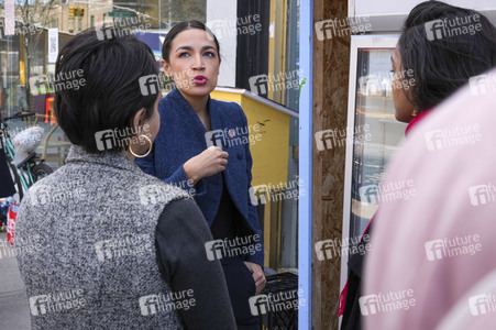 Alexandria Ocasio-Cortez ehrt Restuarant in New York