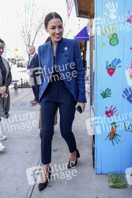 Alexandria Ocasio-Cortez ehrt Restuarant in New York