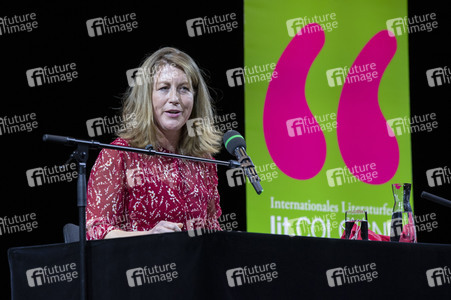 Anne Gesthuysen auf der lit.Cologne 2022 in Köln