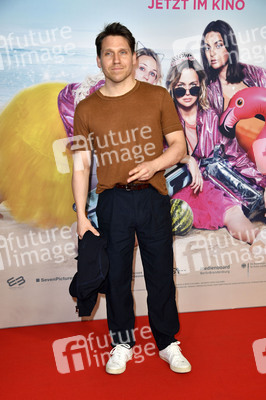 Filmpremiere 'JGA: Jasmin. Gina. Anna.' in Berlin