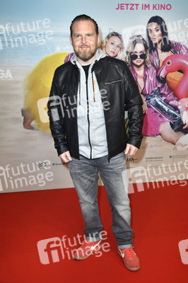 Filmpremiere 'JGA: Jasmin. Gina. Anna.' in Berlin