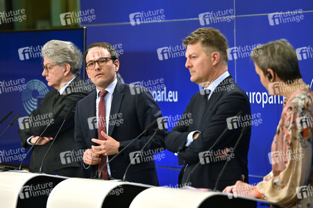 Pressekonferenz zum Gesetz über digitale Märkte im EU-Parlament in Brüssel