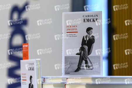 Anke Engelke und Carolin Emcke auf der lit.Cologne 2022 in Köln