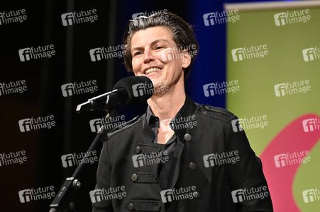 Anke Engelke und Carolin Emcke auf der lit.Cologne 2022 in Köln