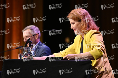 Annette Frier und Michael Kessler auf der lit.Cologne 2022 in Köln