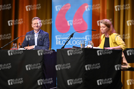 Annette Frier und Michael Kessler auf der lit.Cologne 2022 in Köln