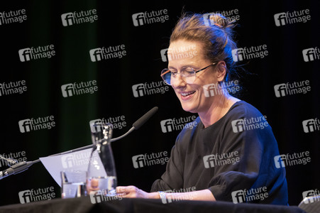 Claudia Michelsen, Justus Maier und Peter Lohmeyer auf der lit.Cologne 2022 in Köln