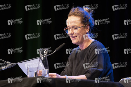 Claudia Michelsen, Justus Maier und Peter Lohmeyer auf der lit.Cologne 2022 in Köln