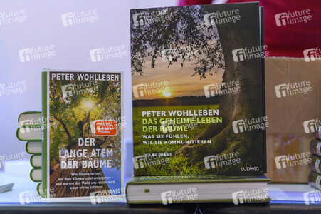 Frank Schätzing und Peter Wohlleben auf der lit.Cologne 2022 in Köln