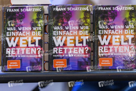 Frank Schätzing und Peter Wohlleben auf der lit.Cologne 2022 in Köln