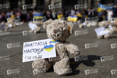 Kundgebung 'Frieden für Europa! Schützt die Kinder der Ukraine' in Köln
