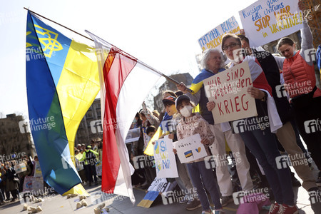 Kundgebung 'Frieden für Europa! Schützt die Kinder der Ukraine' in Köln