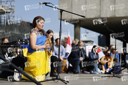 Kundgebung 'Frieden für Europa! Schützt die Kinder der Ukraine' in Köln