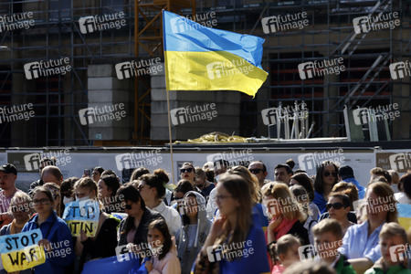Kundgebung 'Frieden für Europa! Schützt die Kinder der Ukraine' in Köln