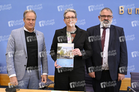 Bundespressekonferenz Bundesweite Baulandumfrage in Berlin