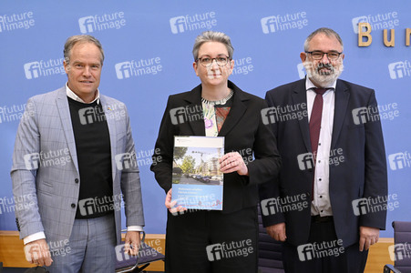 Bundespressekonferenz Bundesweite Baulandumfrage in Berlin