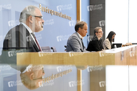 Bundespressekonferenz Bundesweite Baulandumfrage in Berlin