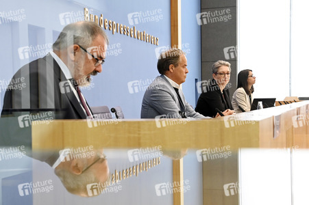 Bundespressekonferenz Bundesweite Baulandumfrage in Berlin