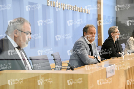 Bundespressekonferenz Bundesweite Baulandumfrage in Berlin