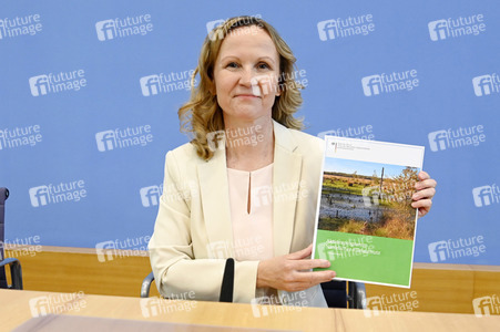 Bundespressekonferenz zum Aktionsprogramm Natürlicher Klimaschutz in Berlin