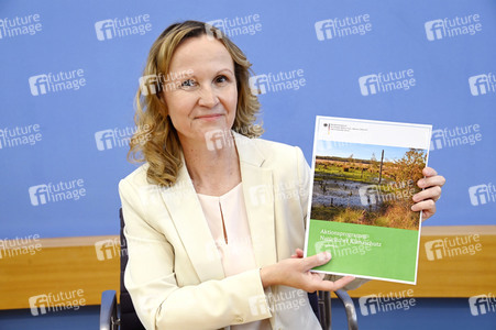 Bundespressekonferenz zum Aktionsprogramm Natürlicher Klimaschutz in Berlin