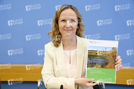 Bundespressekonferenz zum Aktionsprogramm Natürlicher Klimaschutz in Berlin