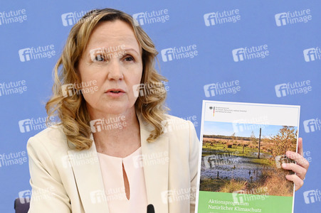 Bundespressekonferenz zum Aktionsprogramm Natürlicher Klimaschutz in Berlin