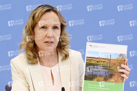 Bundespressekonferenz zum Aktionsprogramm Natürlicher Klimaschutz in Berlin