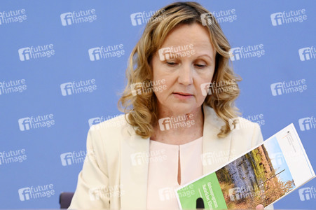 Bundespressekonferenz zum Aktionsprogramm Natürlicher Klimaschutz in Berlin