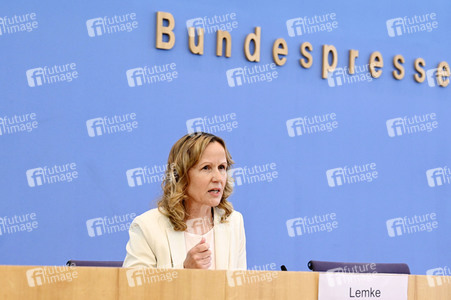 Bundespressekonferenz zum Aktionsprogramm Natürlicher Klimaschutz in Berlin